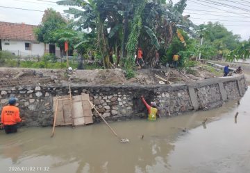 Proyek Plengsengan Desa Kendangsari Tanggulangin Sidoarjo Diduga Tidak Sesuai SOP